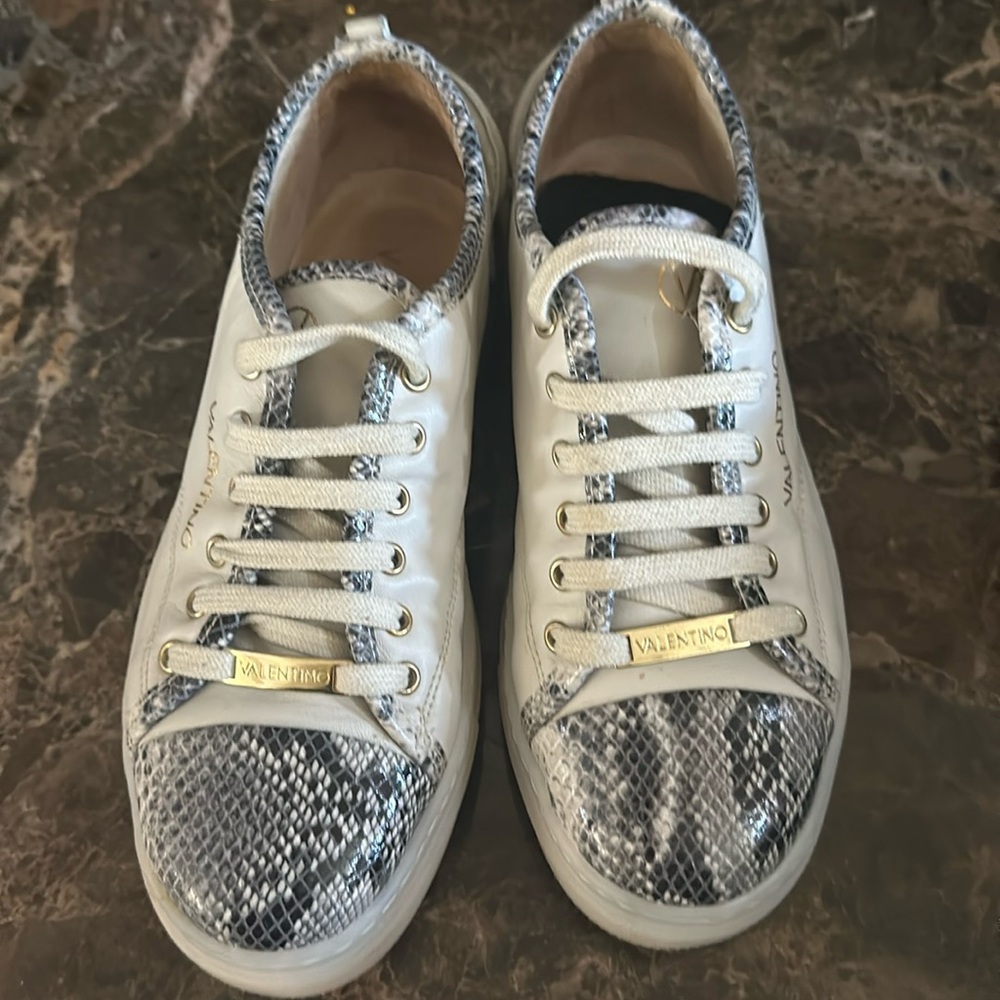 Valentino sz 9B women chunky sneakers